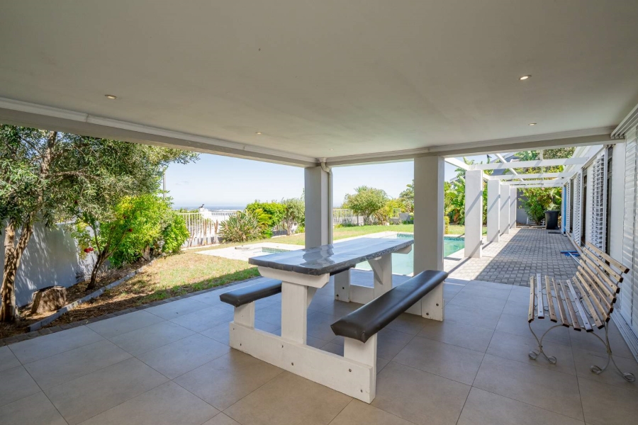 7 Bedroom Property for Sale in Plattekloof Western Cape